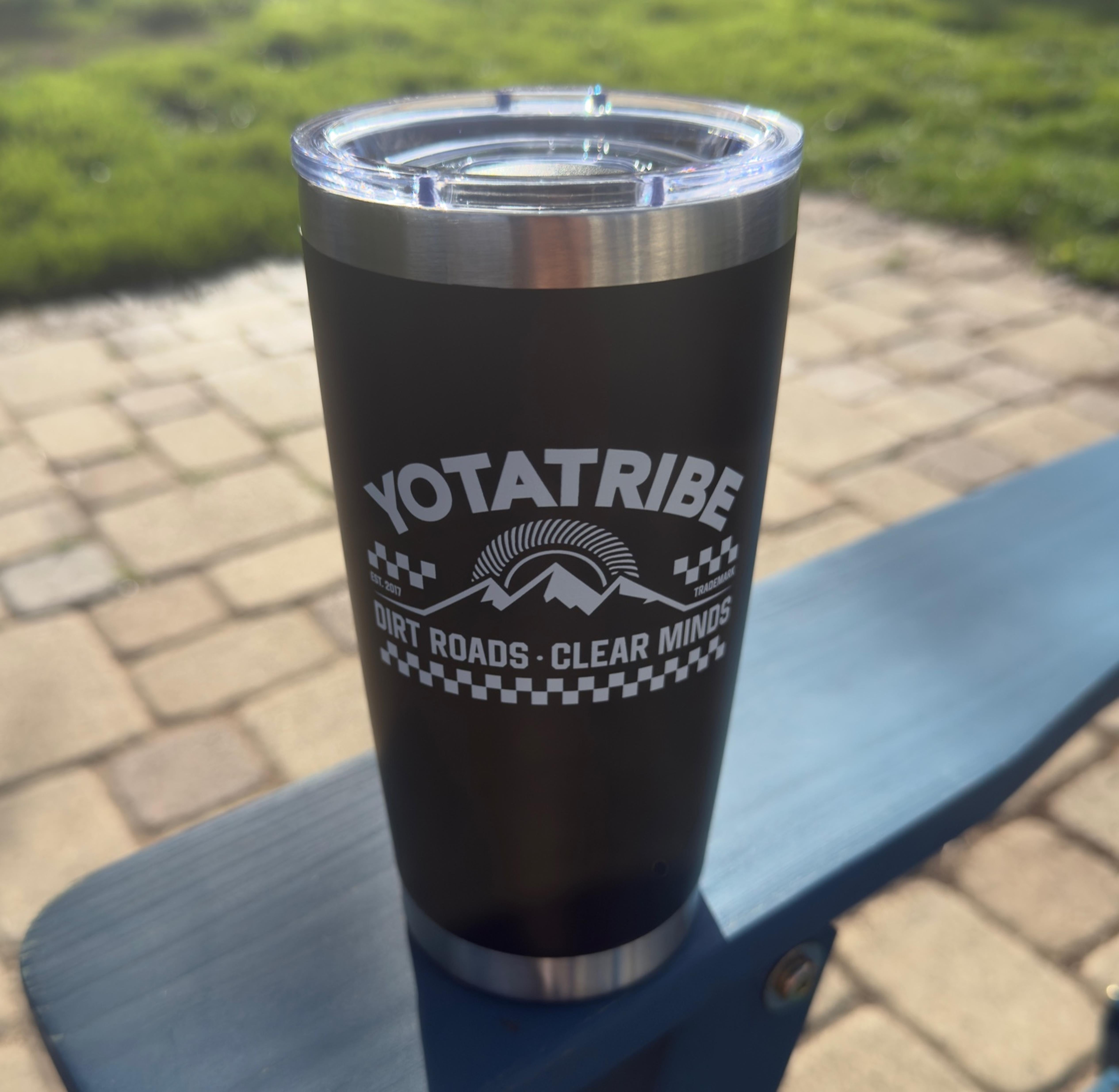 YotaTribe 20 oz “Dirt Roads • Clear Minds” Adventure Tumbler – Magnetic‑Seal Lid, Vacuum‑Insulated Stainless Steel